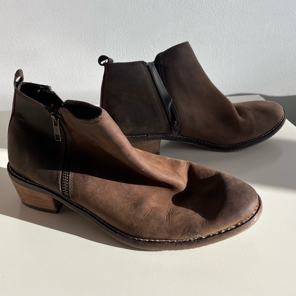 NWOT Madison Brown Leather zip-up Ankle Booties, Sz 10 - Picture 3 of 5